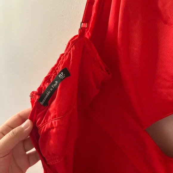 Abercrombie Red Pleated Dress with cutout - Picture 7 of 8